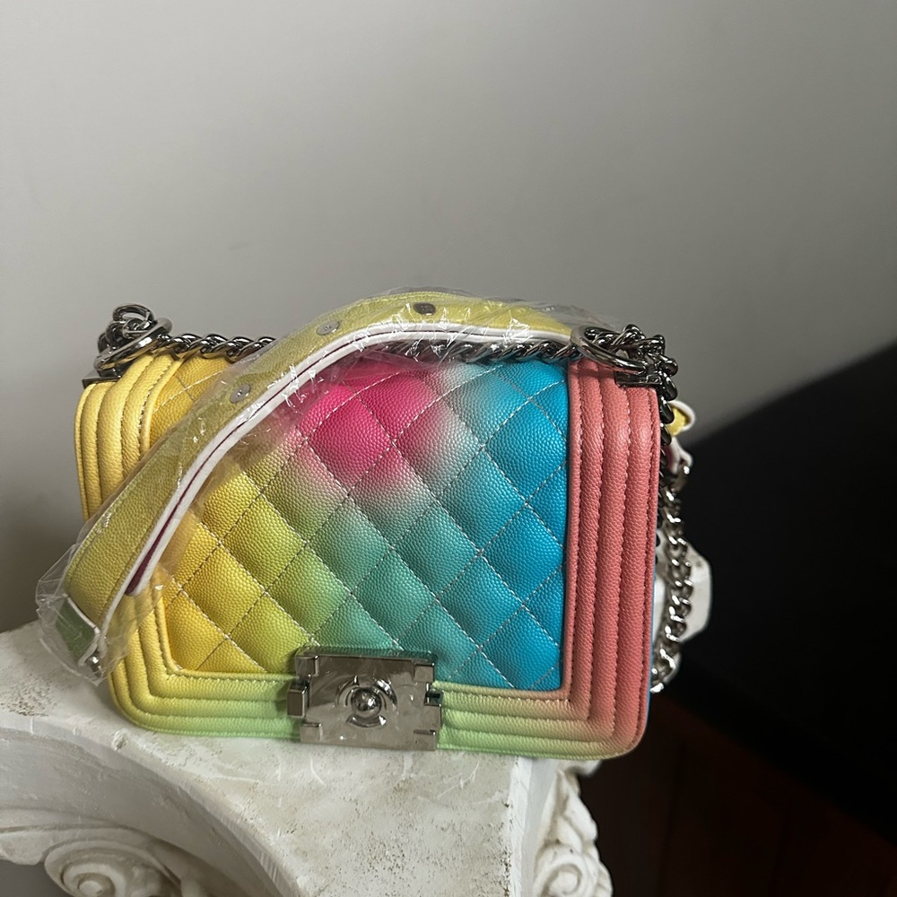 Hot Item!! three pockets inside beautiful color never used PU material